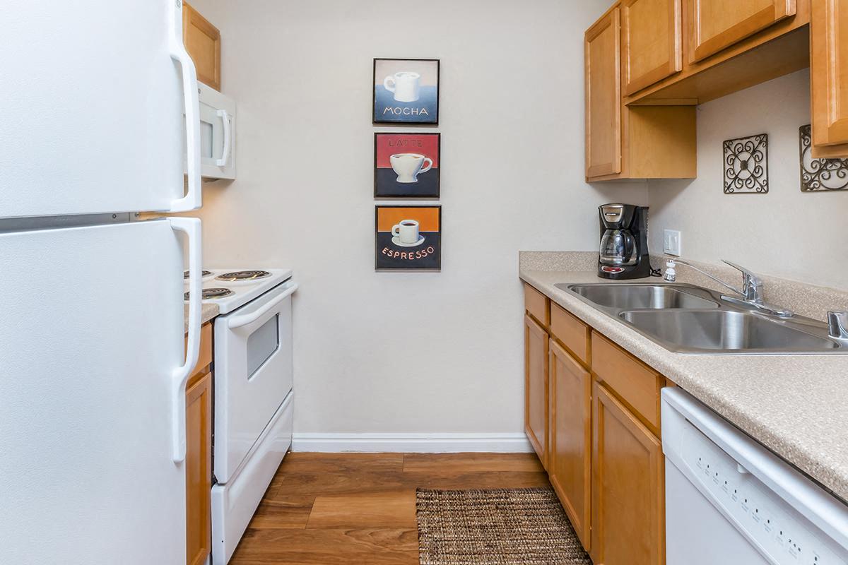 Mesa Royale Apartments photo 2